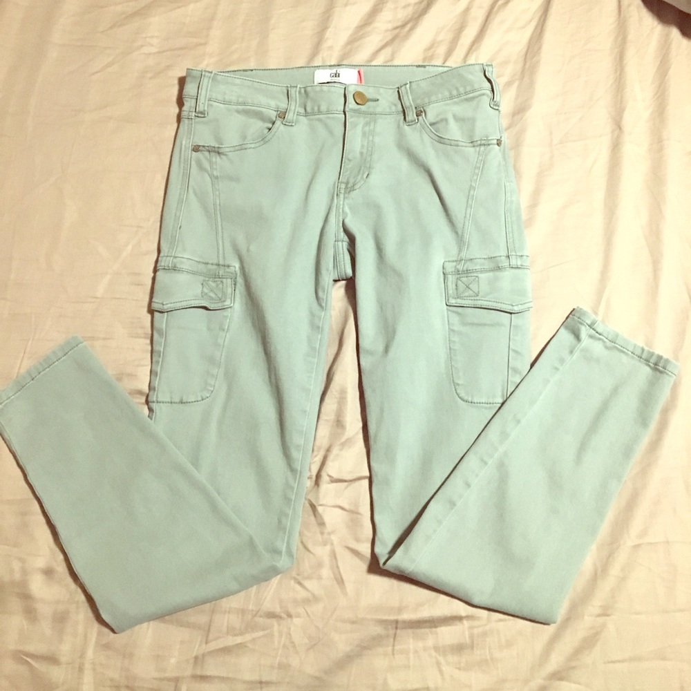 Adorable stretch cargo style leggings